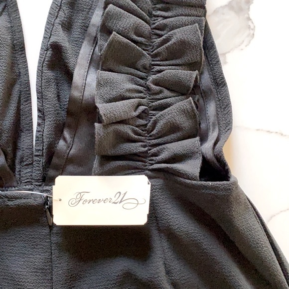 Forever 21 Deep V Ruffled Shoulder Romper - Picture 7 of 8